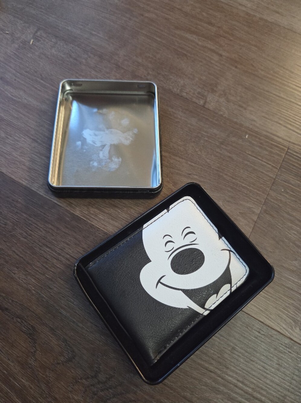 Buckle Down Disney Mickey Mouse Bi-Fold Wallet New With Tin Case